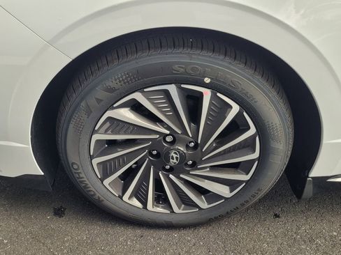 New 2025 Hyundai Sonata SEL image 11