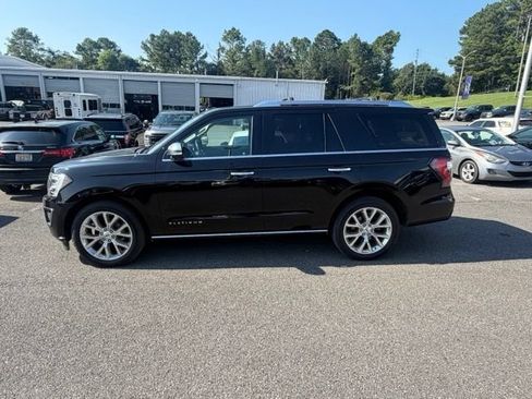 Used 2019 Ford Expedition Platinum AWD/4WD image 2