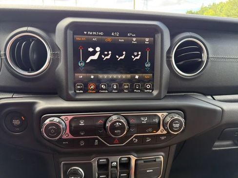 Used 2021 Jeep Wrangler Unlimited Sahara AWD/4WD image 37