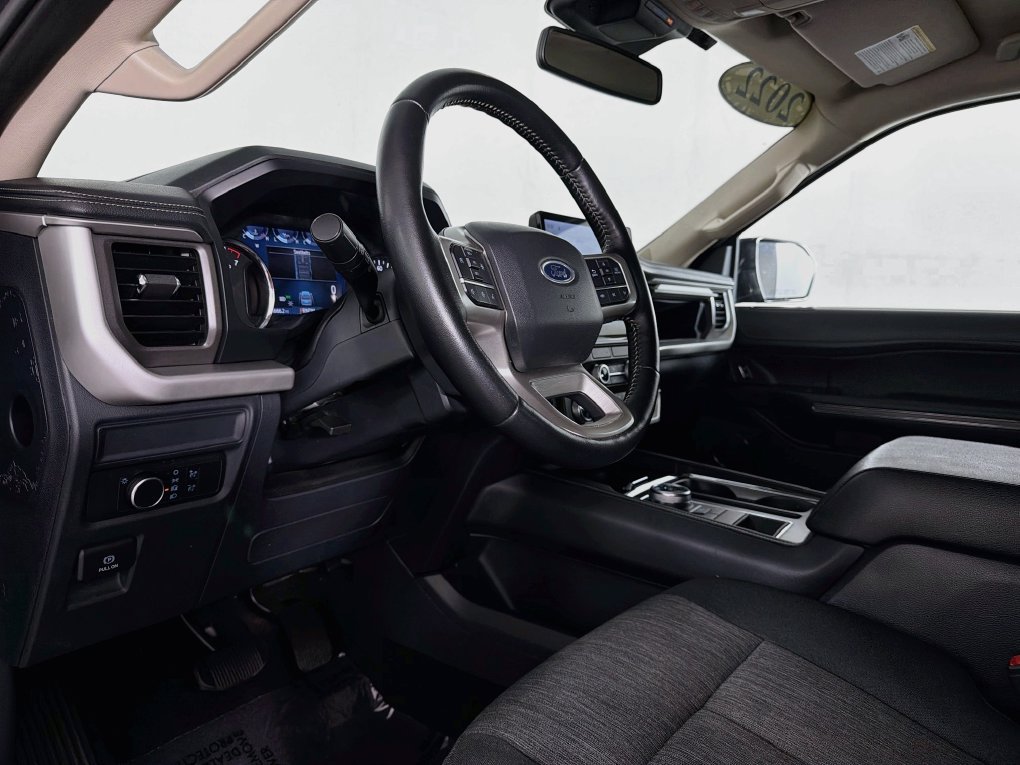 Used 2022 Ford Expedition XLT RWD image 14