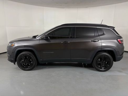 Used 2024 Jeep Compass Latitude AWD/4WD image 5