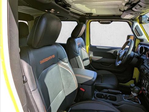 Used 2023 Jeep Gladiator Mojave w/ Cold Weather Group image 17