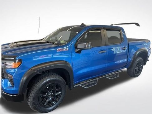 Used 2022 Chevrolet Silverado 1500 Custom Trail Boss w/ LPO, Dark Essentials Package AWD/4WD image 6