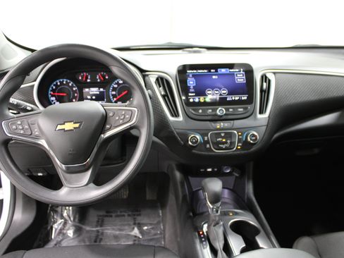 Used 2024 Chevrolet Malibu LS w/ Driver Confidence Package image 2