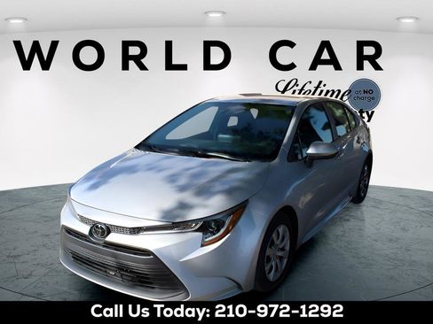 Used 2025 Toyota Corolla LE FWD image 3