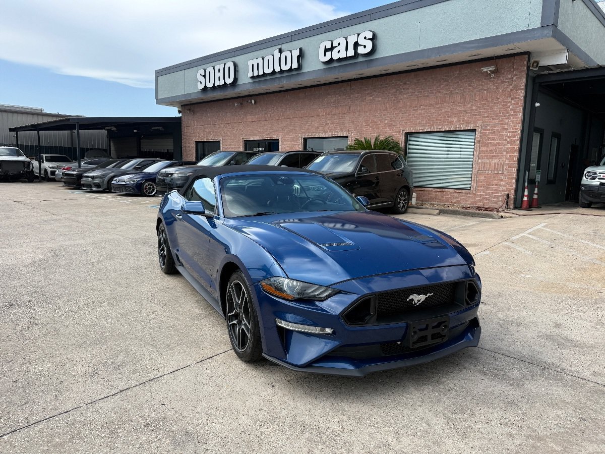 Used 2023 Ford Mustang Premium RWD image 3