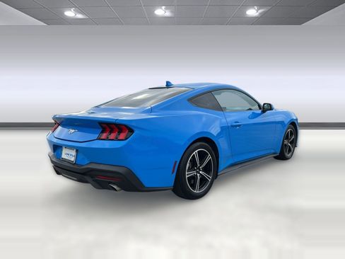 Used 2024 Ford Mustang Coupe RWD image 9