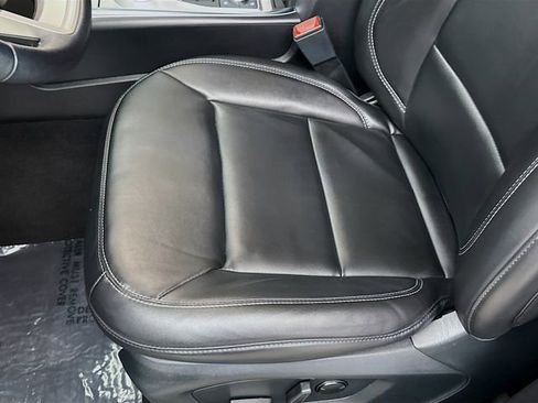 Used 2023 Ford Explorer XLT w/ Equipment Group 202A image 18