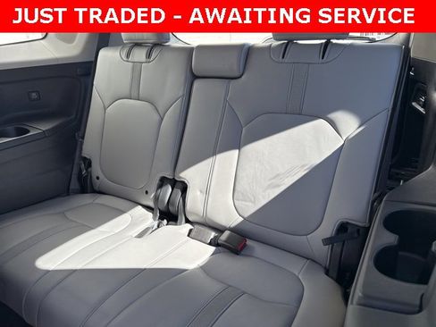 Used 2023 Honda Pilot Touring image 14