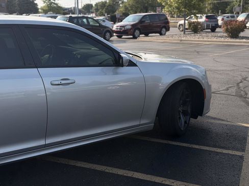Used 2023 Chrysler 300 S w/ Comfort Group RWD image 3
