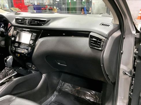 Used 2022 Nissan Rogue Sport SL AWD/4WD image 18