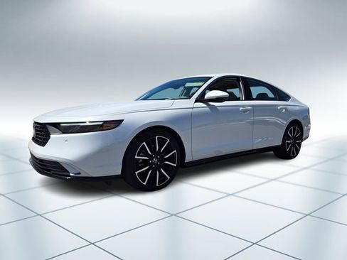 New 2026 Honda Accord Touring image 2