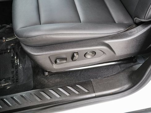 Used 2025 Chevrolet Colorado Trail Boss AWD/4WD image 20