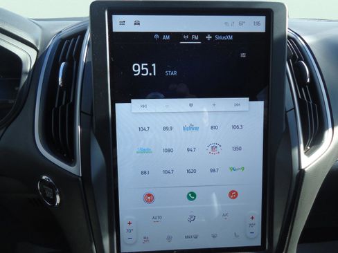 Used 2022 Ford Edge SEL w/ Convenience Package image 16