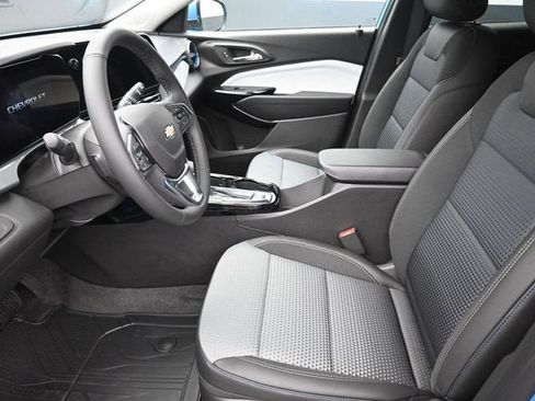 New 2026 Chevrolet Trax LT w/ Driver Confidence Package FWD image 16