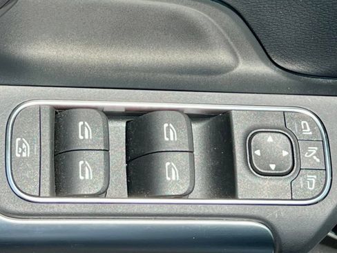 Certified 2023 Mercedes-Benz GLB 250 4MATIC image 32