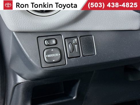 Certified 2016 Toyota Yaris LE image 10