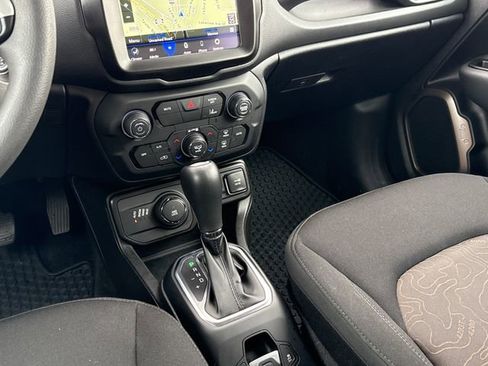 Used 2023 Jeep Renegade Latitude AWD/4WD image 13