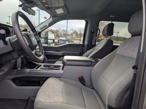 Certified 2024 Ford F350 XLT w/ 360-Degree Camera Package image 17