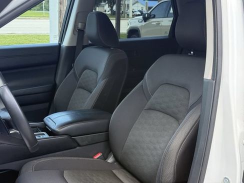 Used 2024 Nissan Pathfinder SV FWD image 15