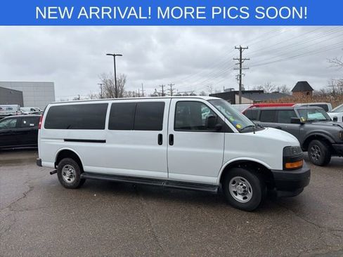 Used 2023 Chevrolet Express 3500 LS image 5