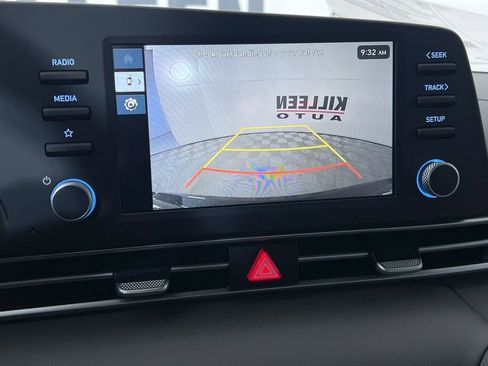 New 2025 Hyundai Elantra SE image 18