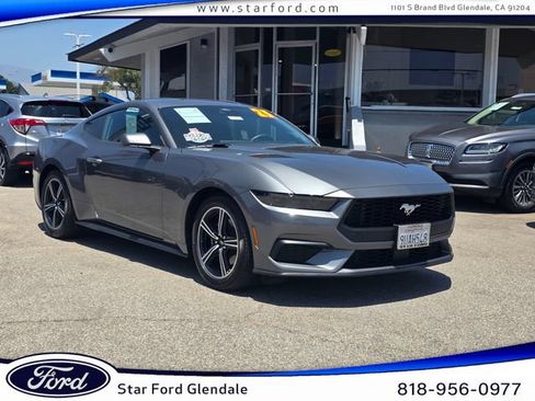Certified 2025 Ford Mustang Coupe RWD image 1