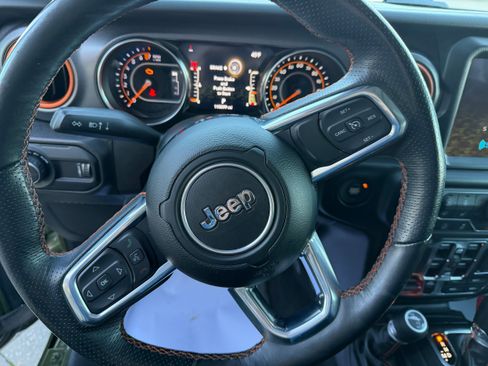 Used 2023 Jeep Gladiator Mojave w/ Cold Weather Group image 18