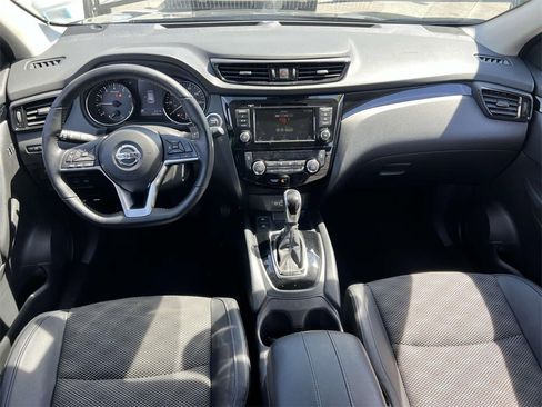 Used 2022 Nissan Rogue Sport SV w/ Technology Package image 13