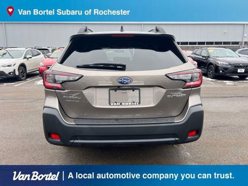 Used 2023 Subaru Outback Premium image 5