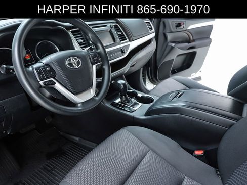 Used 2018 Toyota Highlander LE image 57