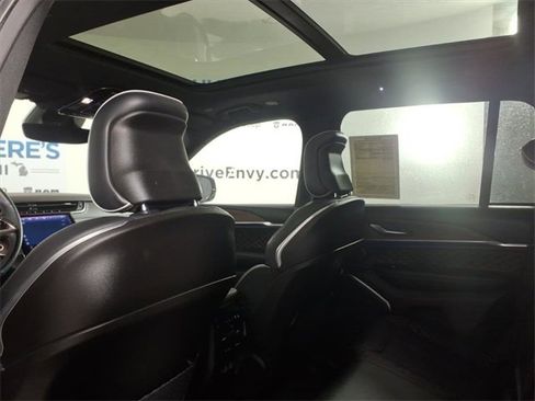 Used 2023 Jeep Grand Cherokee Summit image 16