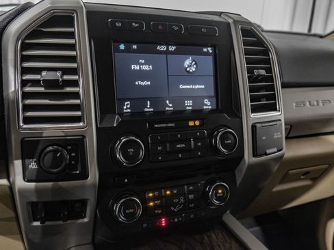 Used 2017 Ford F250 Lariat w/ Chrome Package image 24