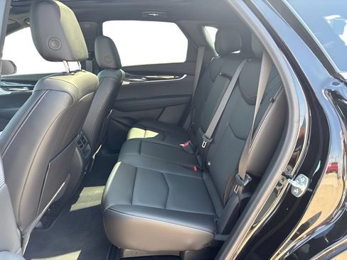 Used 2025 Cadillac XT5 Premium Luxury w/ Technology Package AWD/4WD image 30
