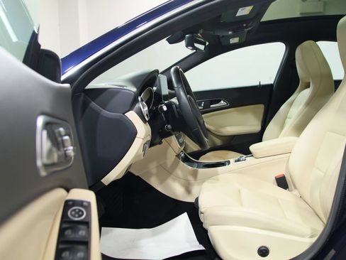 Used 2018 Mercedes-Benz CLA 250 4MATIC image 4