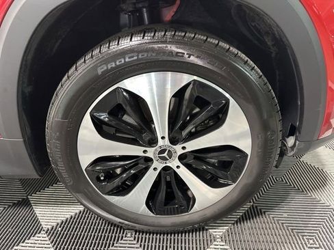 Used 2025 Mercedes-Benz GLB 250 4MATIC image 9