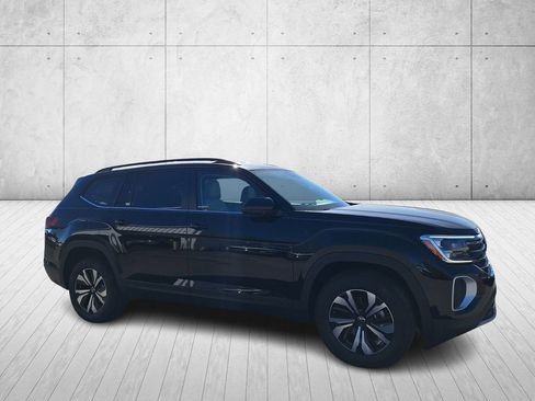 New 2026 Volkswagen Atlas SE image 3