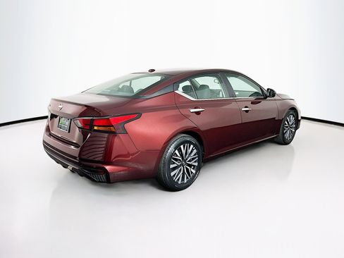 Used 2025 Nissan Altima 2.5 SV image 9