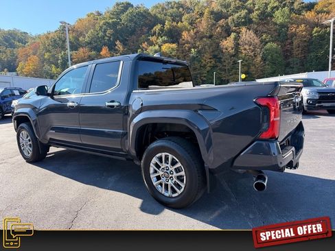 Used 2024 Toyota Tacoma 4x4 Double Cab image 8