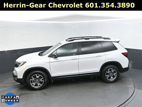 Used 2023 Honda Passport TrailSport image 32