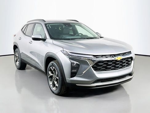 New 2026 Chevrolet Trax LT w/ LT Convenience Package image 3