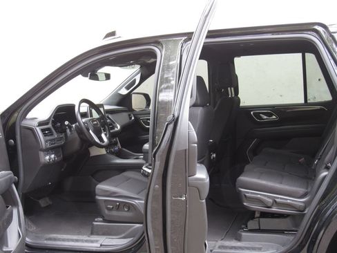 Used 2022 GMC Yukon SLE AWD/4WD image 12