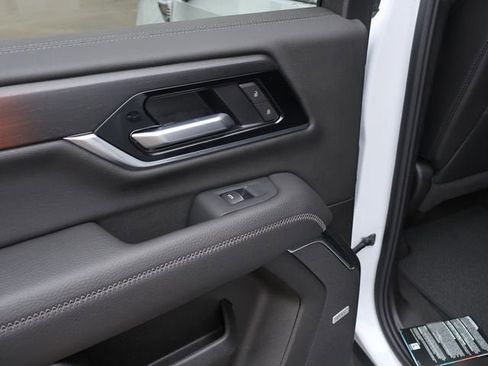 New 2026 GMC Yukon XL Denali w/ Sun & Power Step Package AWD/4WD image 10