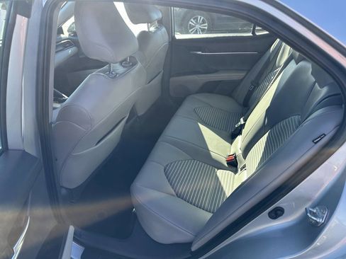 Used 2021 Toyota Camry SE image 14