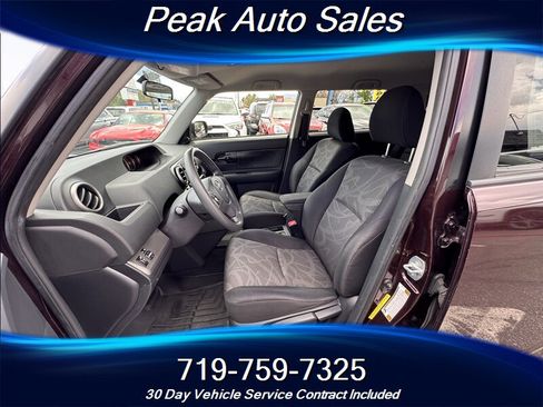 Used 2015 Scion xB FWD image 13