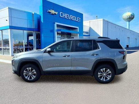 Used 2025 Chevrolet Equinox LT w/ Convenience Package II AWD/4WD image 7