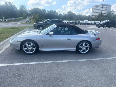 Used 2001 Porsche 911 Carrera RWD image 3