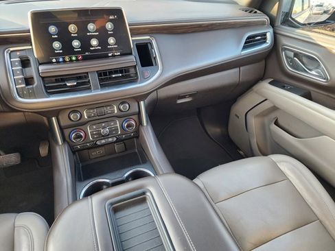 Used 2021 Chevrolet Suburban Z71 w/ Z71 Off-Road Package image 6