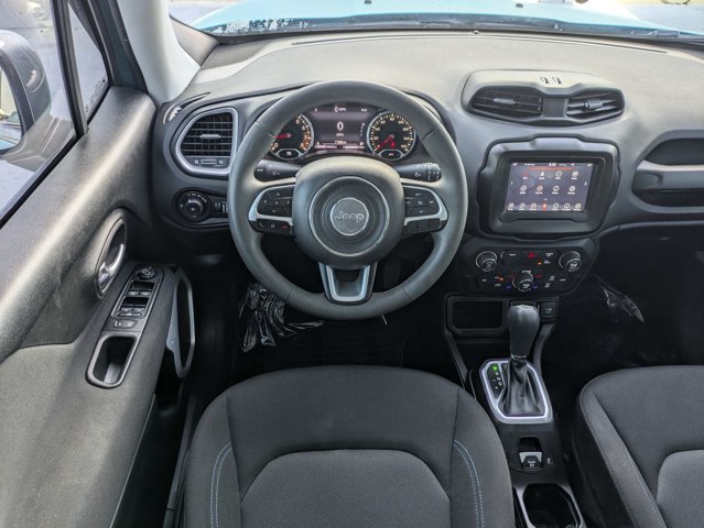 Certified 2021 Jeep Renegade Latitude FWD image 16