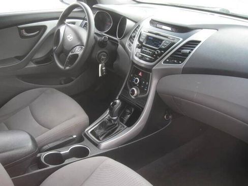 Used 2016 Hyundai Elantra SE FWD image 22